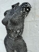 Demi-buste métal Alba – sculpture déco en métal, vue 4, fabrication artisanale design tendance