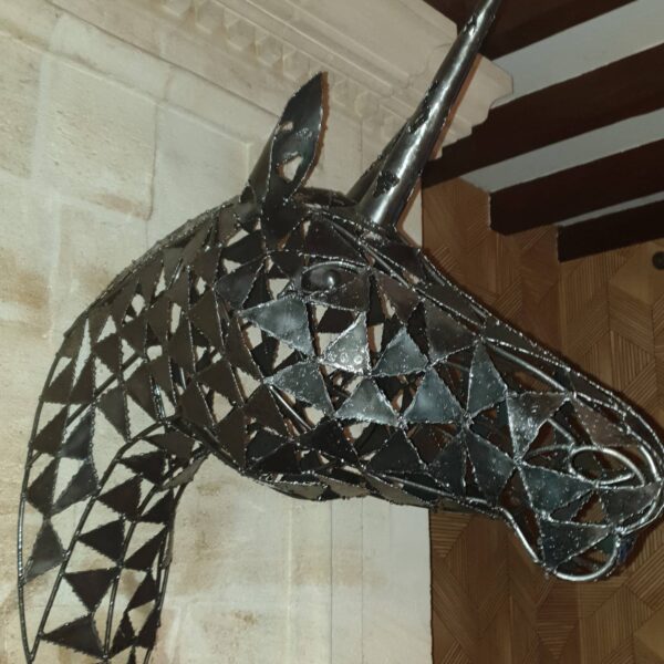 Tête de licorne métal
