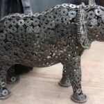 Éléphanteau décoratif en métal, engrenages recyclés, original vue 3