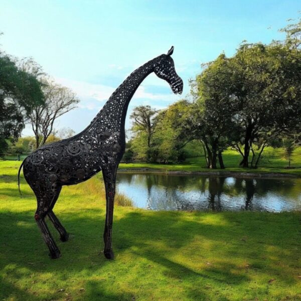 Girafe en pièces mécaniques