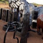 Grand paon en métal, sculpture artisanale pour parc ou terrasse vue 3