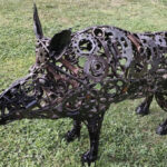 Sanglier en pièces mécaniques, oeuvre métal rustique et réaliste vue 2