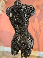 Buste de femme en pièces recyclées métal Chloé – sculpture déco en métal, vue 5, fabrication artisanale design