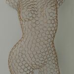 Demi-buste anneaux métal Aurore – sculpture déco en métal, vue 1, fabrication artisanale design