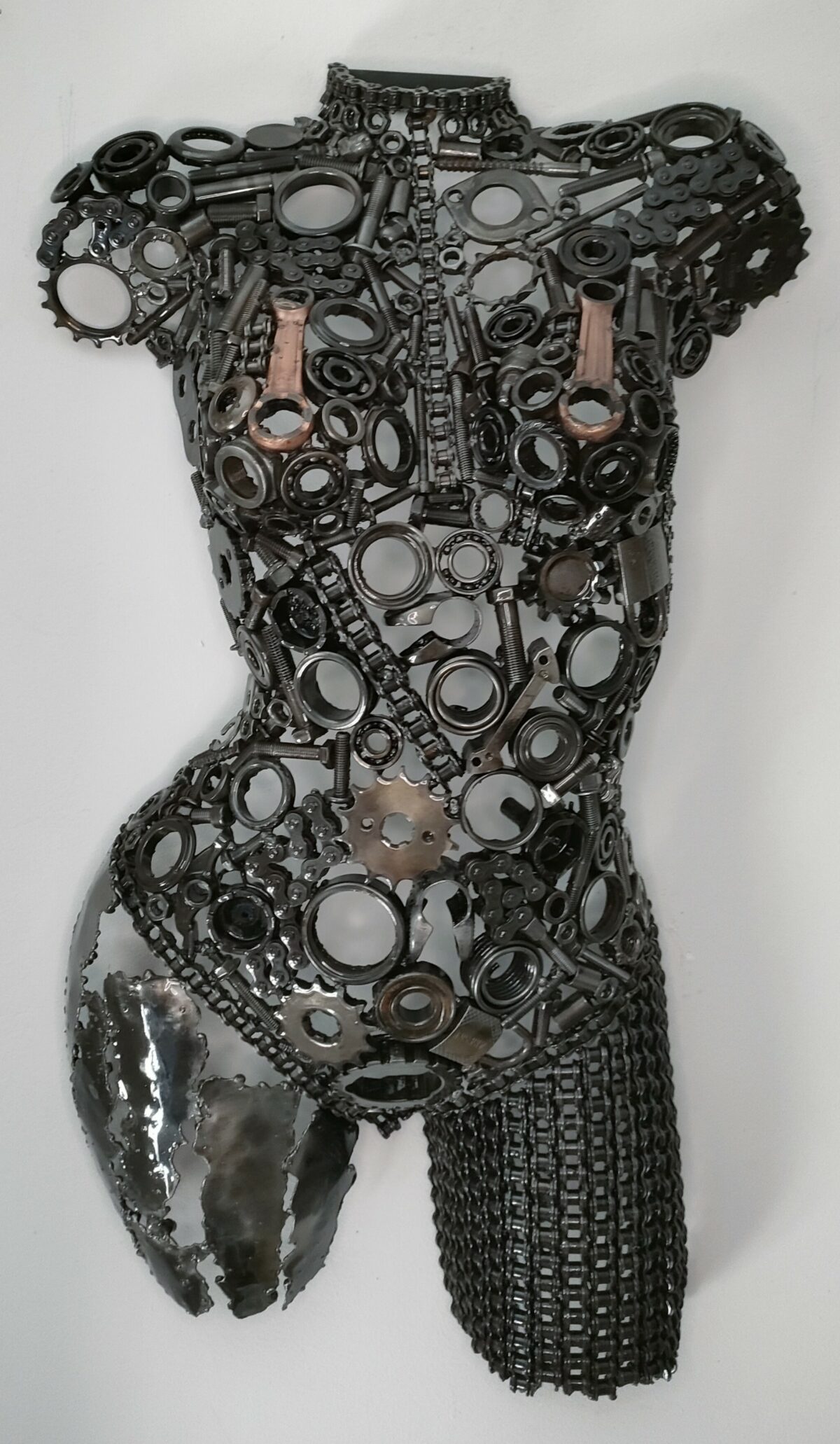 Demi-buste pièces mécaniques Emma – sculpture déco en métal, vue 1, fabrication artisanale design