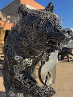 Ours en métal jouant du violon, sculpture originale en pièces recyclées