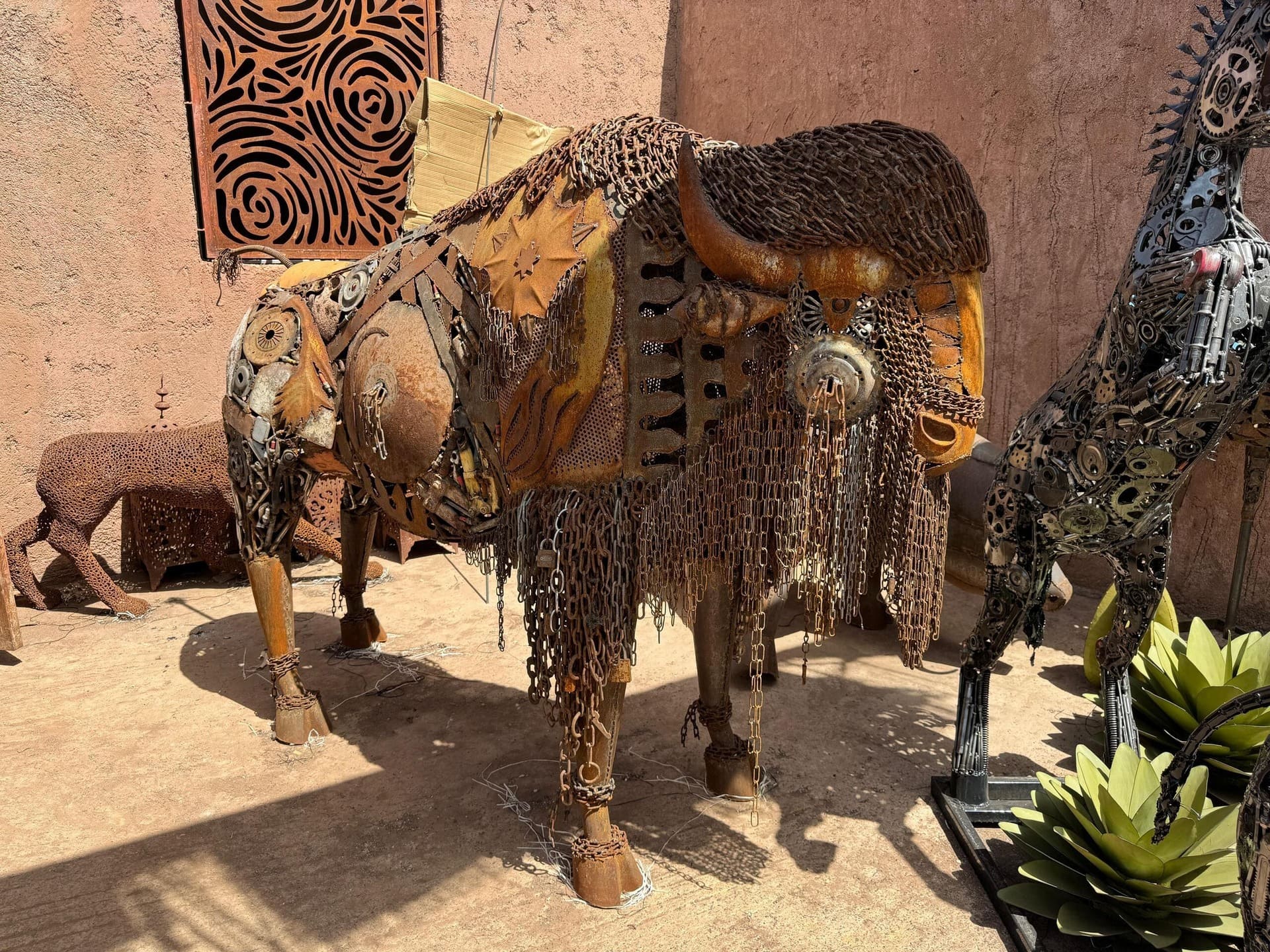 statue bison Amérique en métal recycle pour déco extérieur vue 1