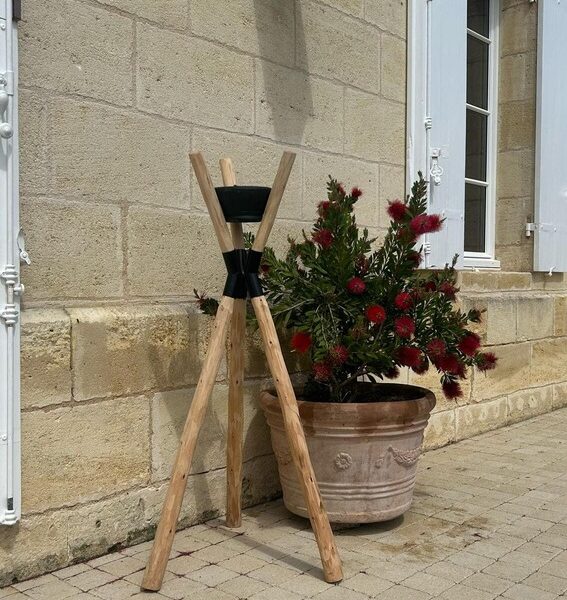 Bougie sur trépied noir en bois 120 cm