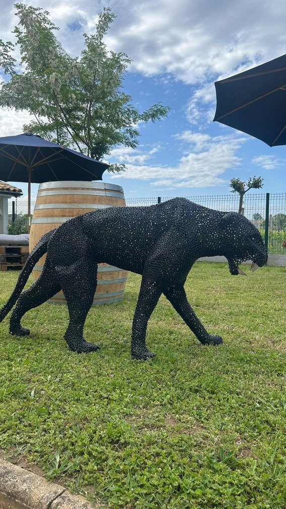 Panthère noire en métal , sculpture contemporaine artisanale