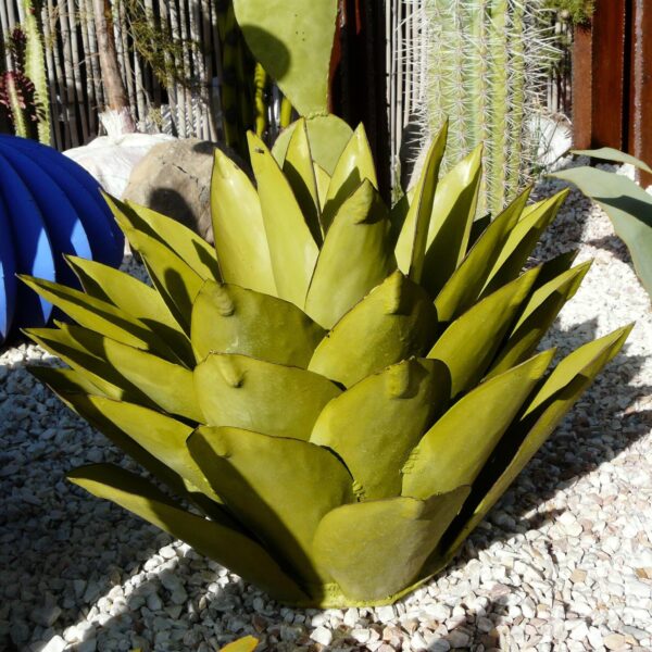 Plante agave décorative en métal vert pour espace extérieur désertique