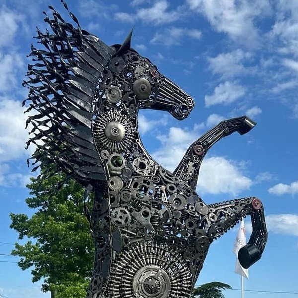 cheval cabré exterieur métal