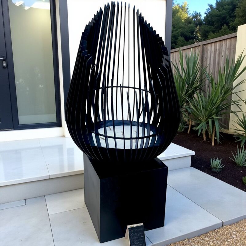 brasero bougie placé en extérieur sur terrasse