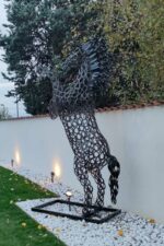 Sculpture en métal représentant un cheval cabré, œuvre artistique décorative pour jardin ou extérieur à lyon