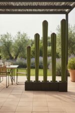 Sculpture en métal vert en forme de cactus, décoration design pour jardin ou terrasse